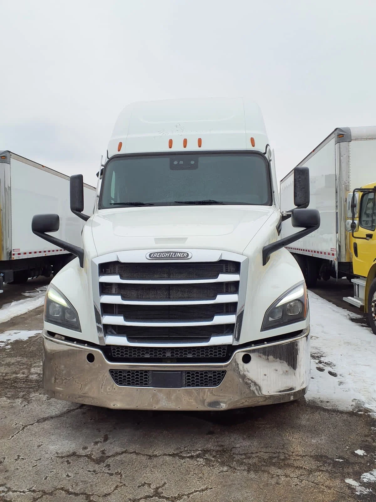 2022 Freightliner Cascadia - image 2