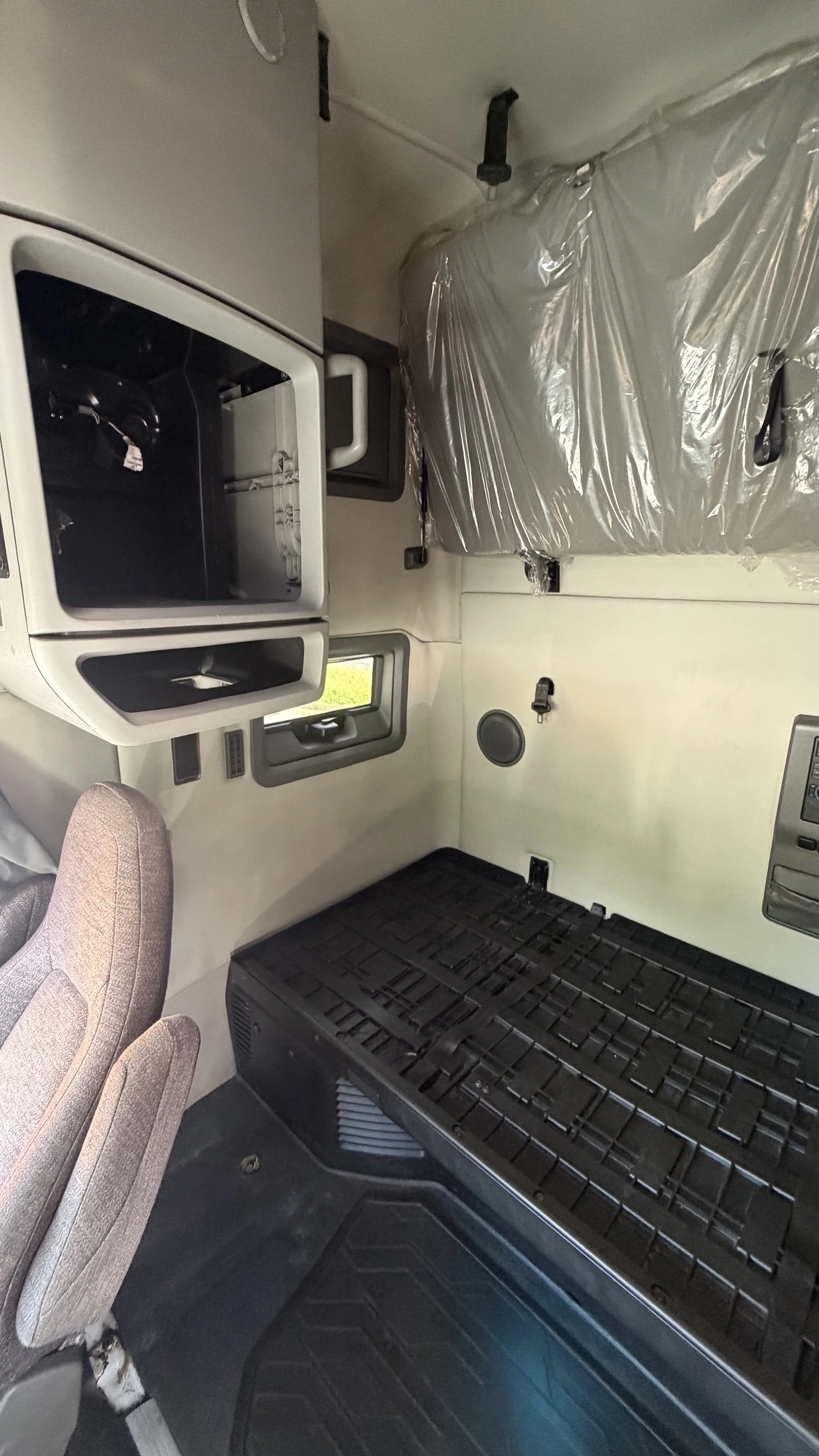2020 Volvo VNL 760 in Guardian Atlanta — photo 13