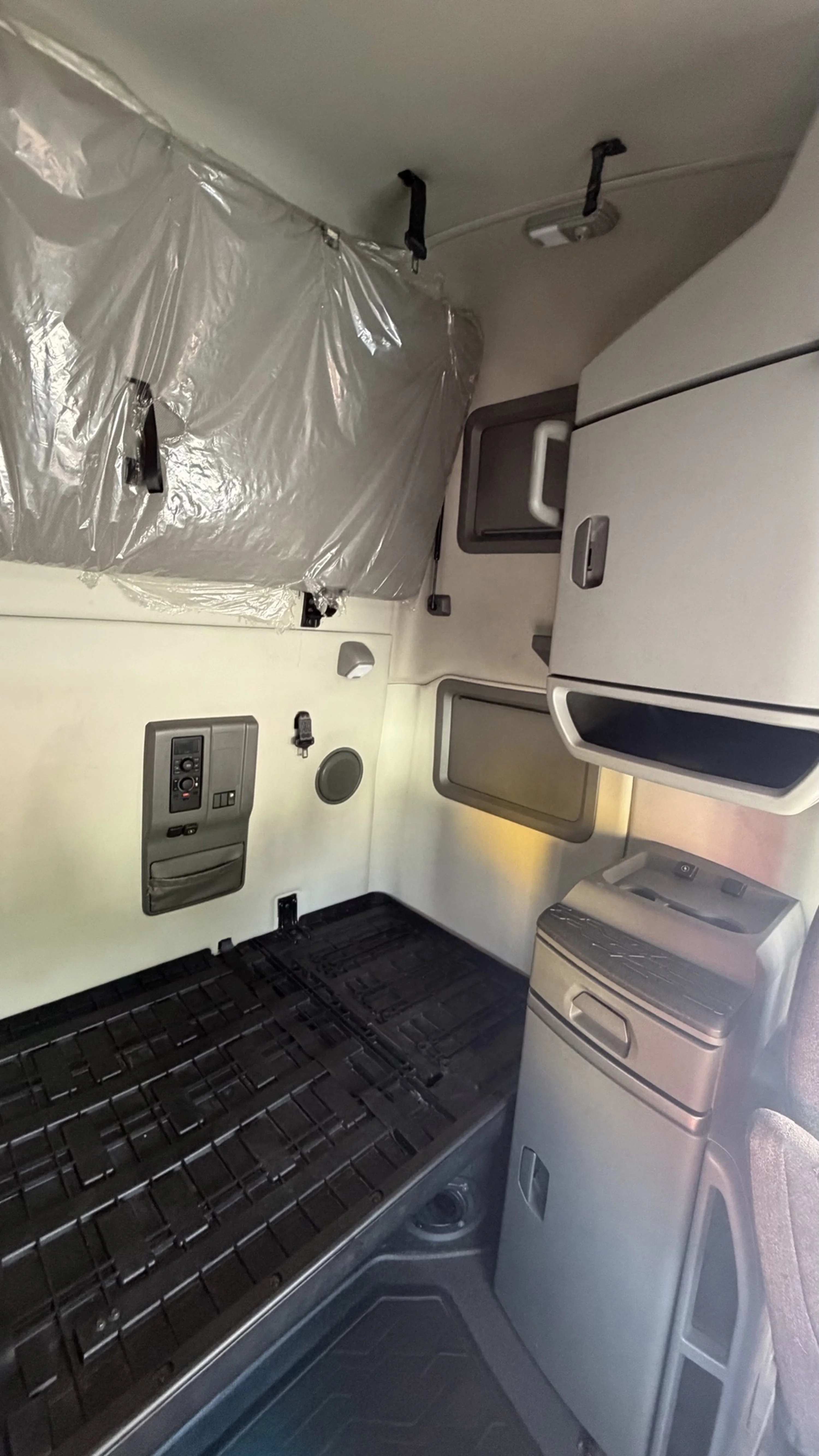 2020 Volvo VNL 760 in Guardian Atlanta — photo 14