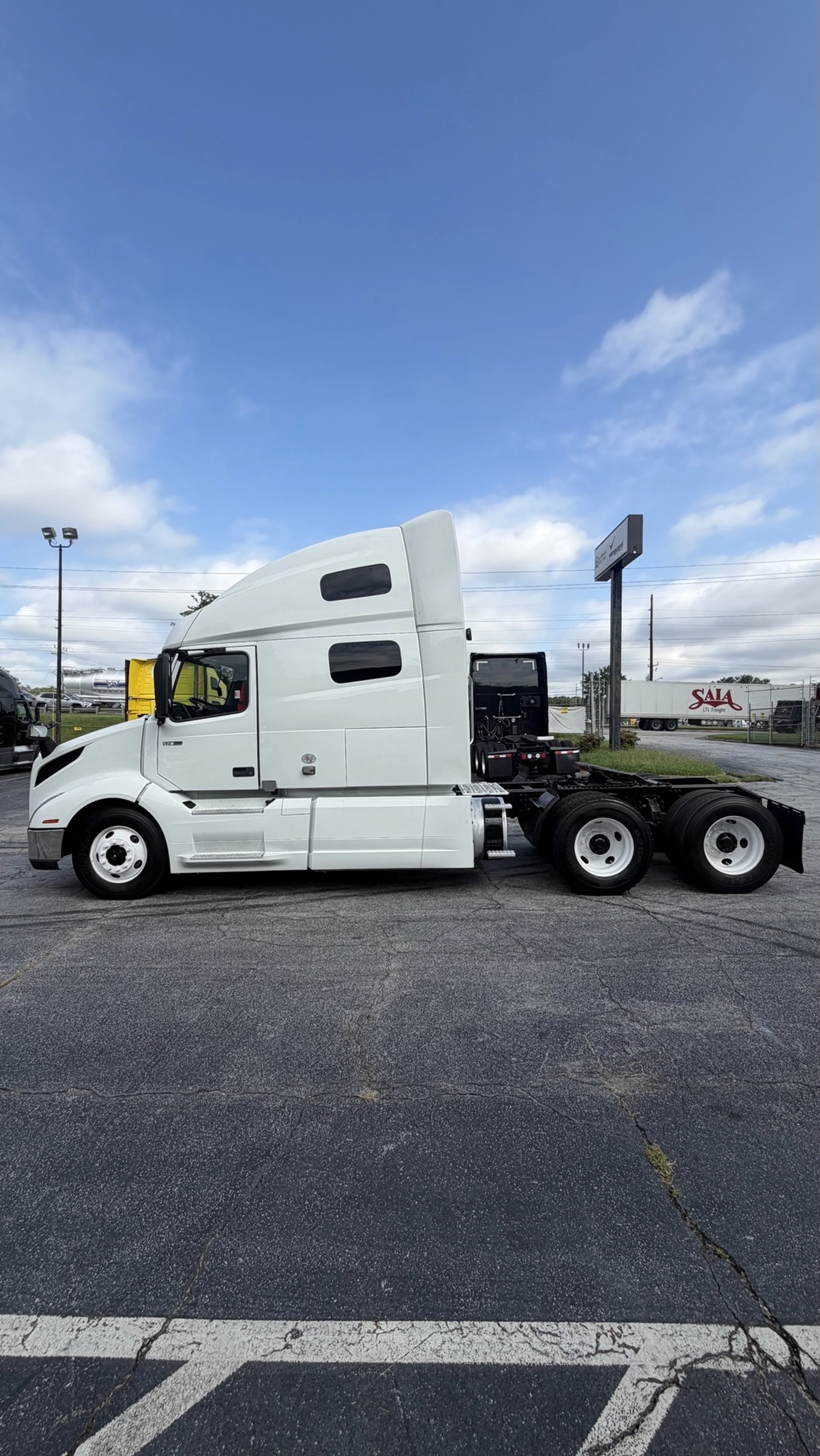 2020 Volvo VNL 760 in Guardian Atlanta — photo 2