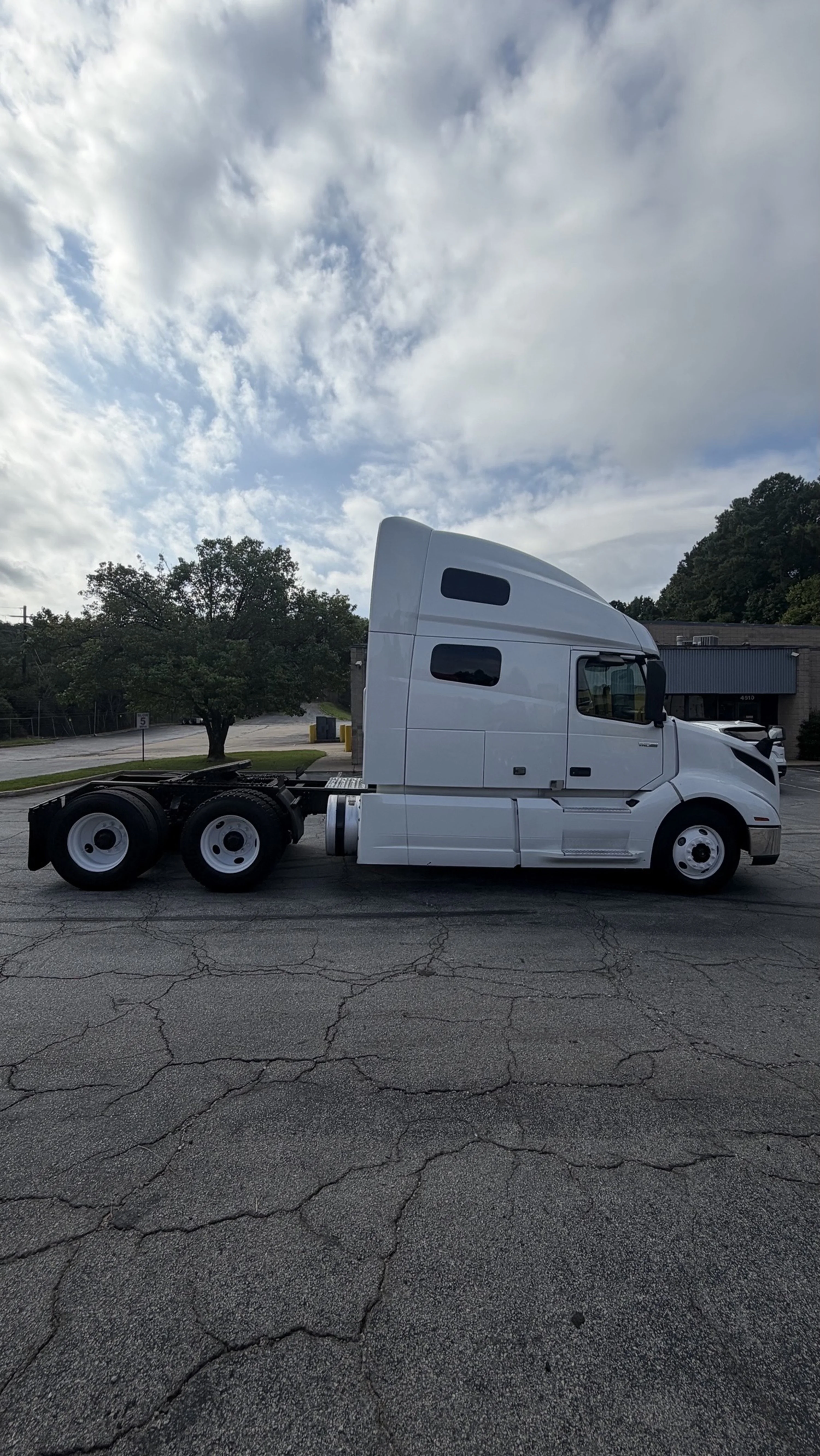 2020 Volvo VNL 760 in Guardian Atlanta — photo 6