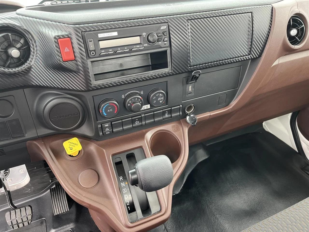 2026 Hino L6 - image 10