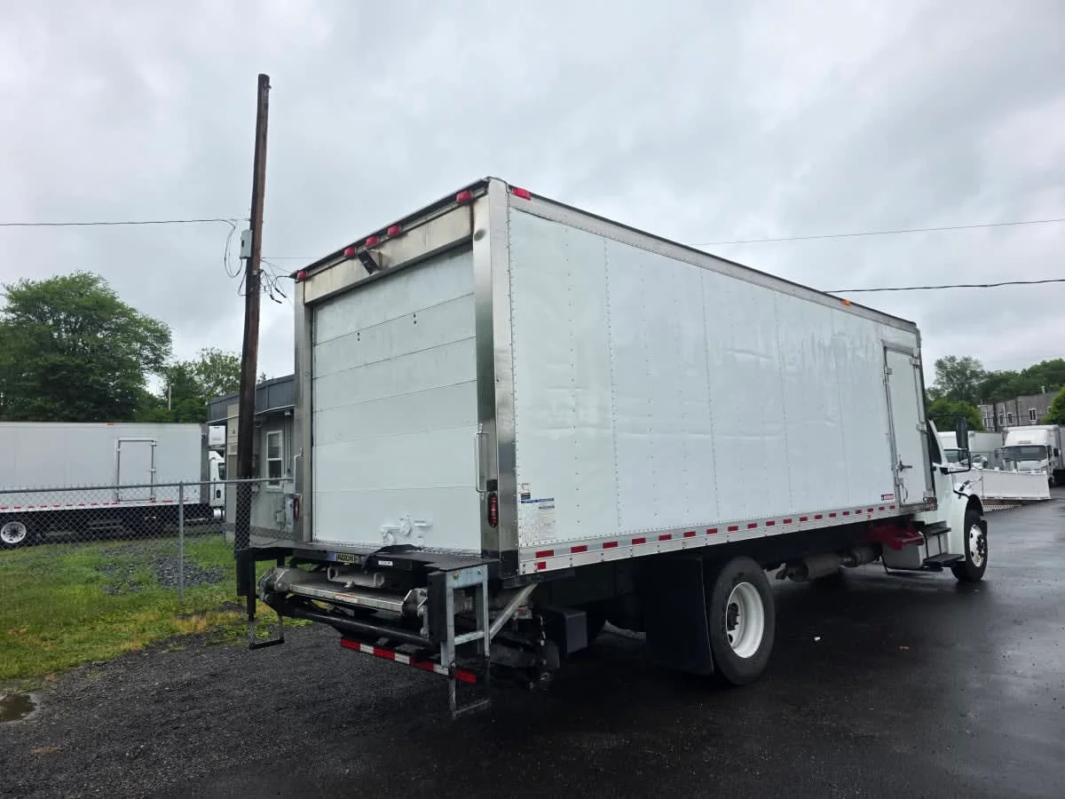 2017 Freightliner M2 106 in Bensalem, PA — photo 4