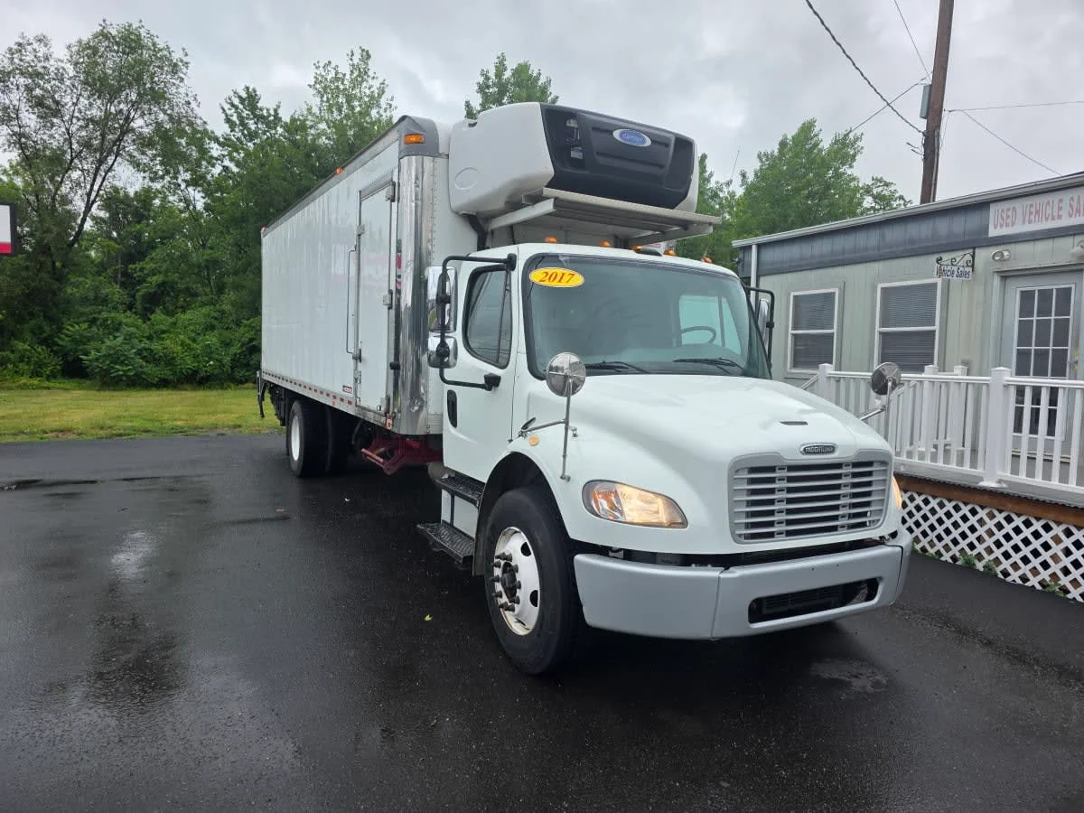 2017 Freightliner M2 106 in Bensalem, PA — photo 3