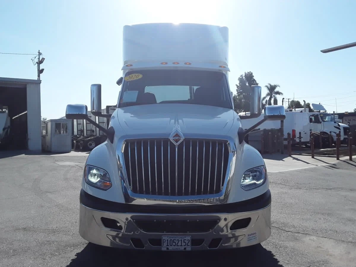 2020 International LT - image 2