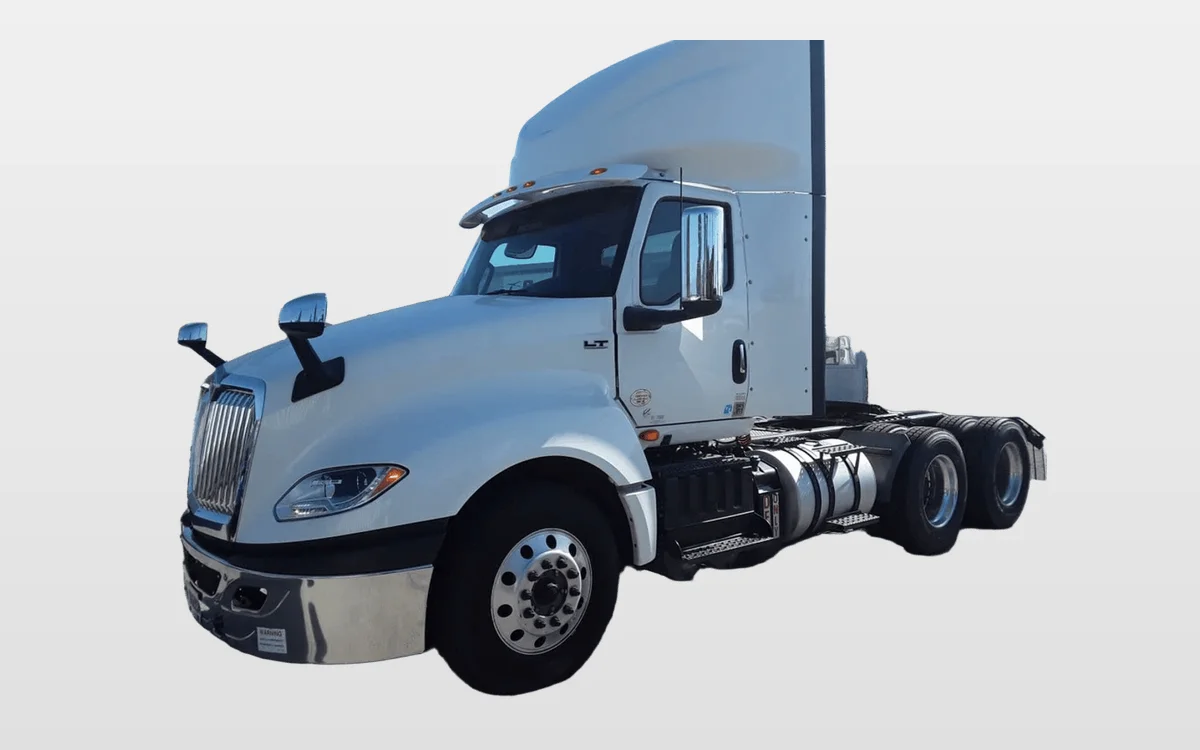 2020 International LT - image 1