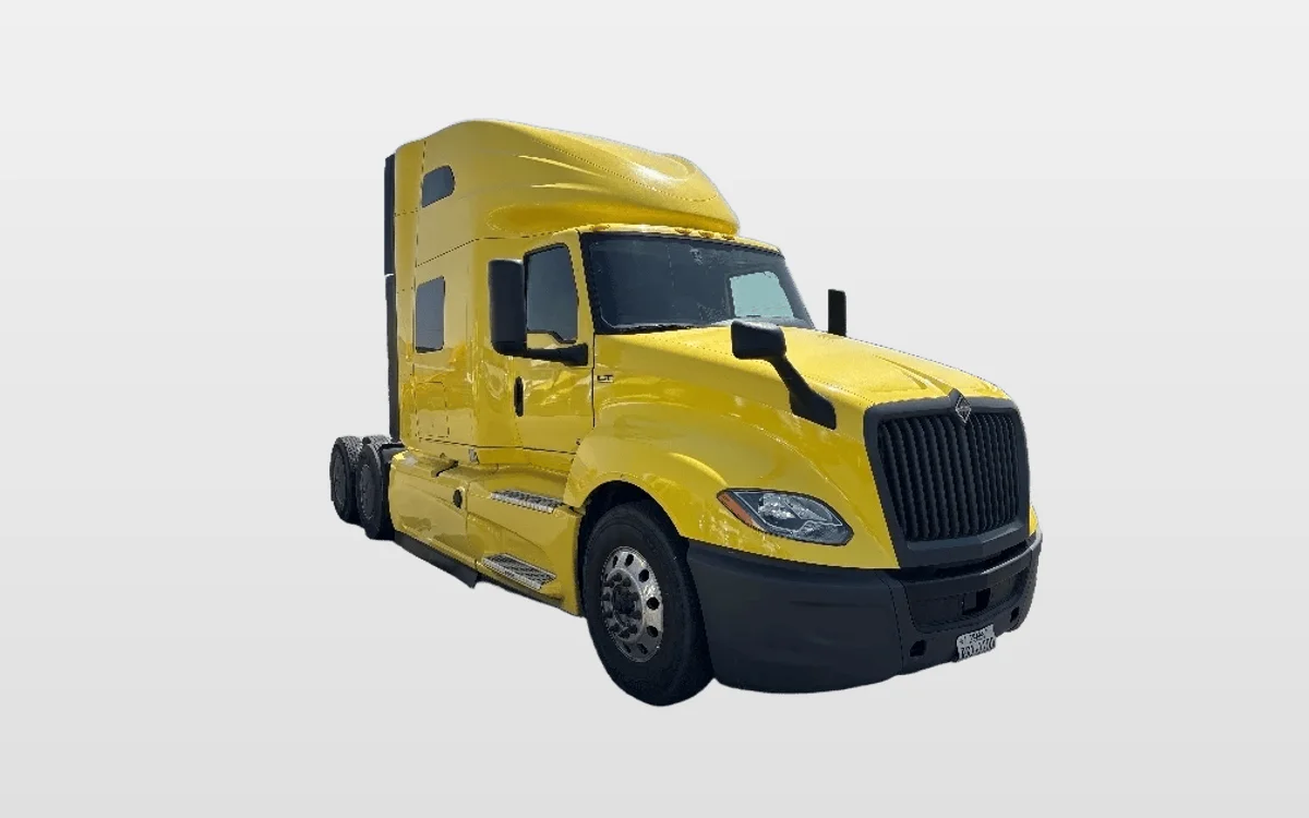 2022 International LT - image 1