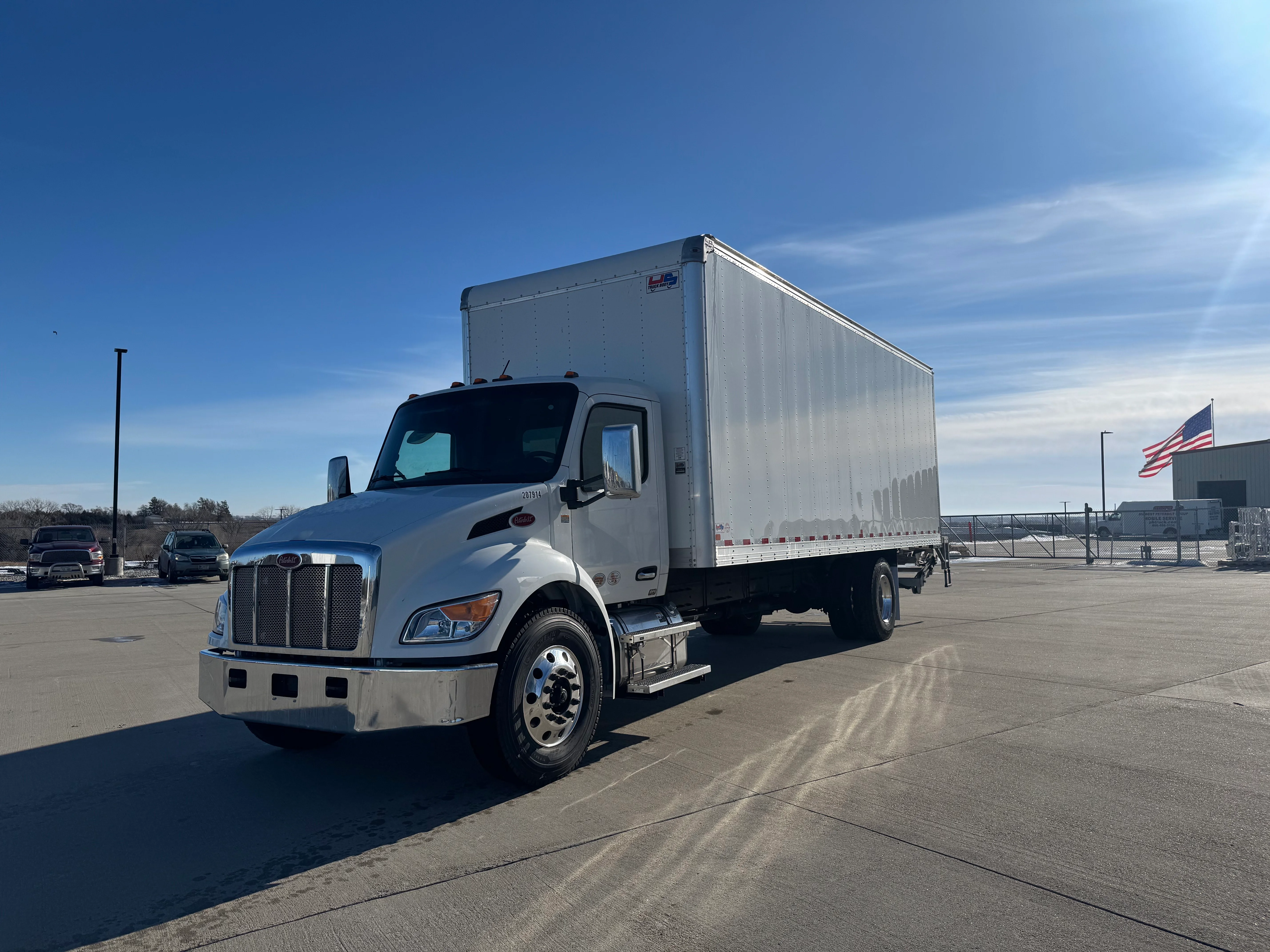 2025 Peterbilt 536 in Des Moines, IA — photo 7
