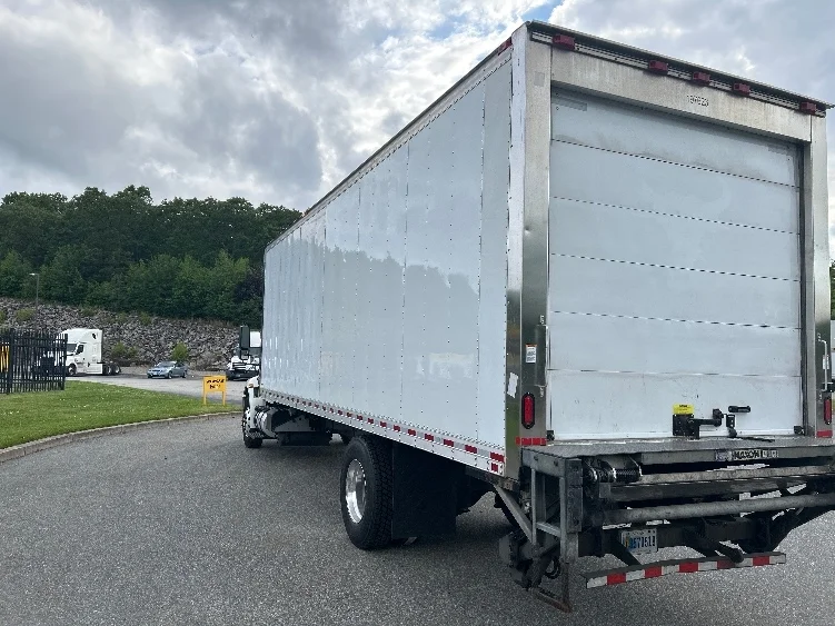 2018 International 4300 - image 6