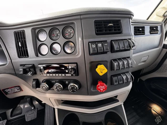 2027 Peterbilt 567 - image 12