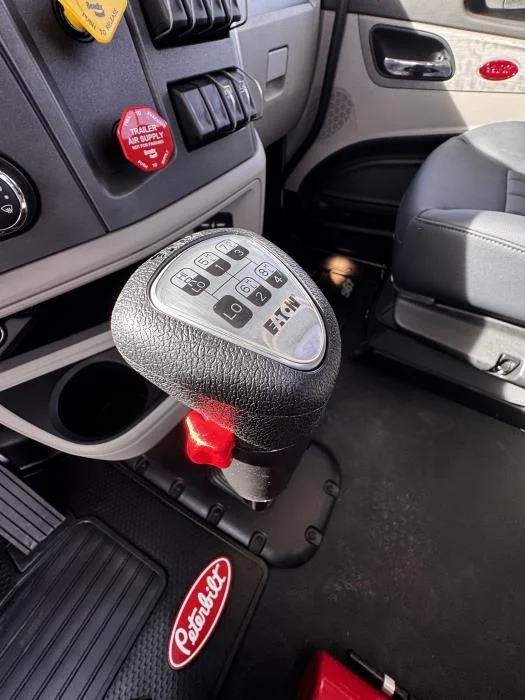 2027 Peterbilt 567 - image 11