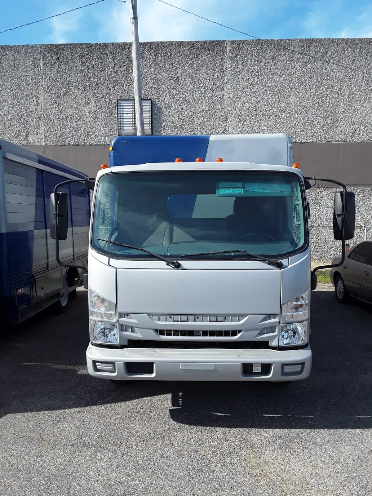 2019 Isuzu NRR in Memphis, TN — photo 2