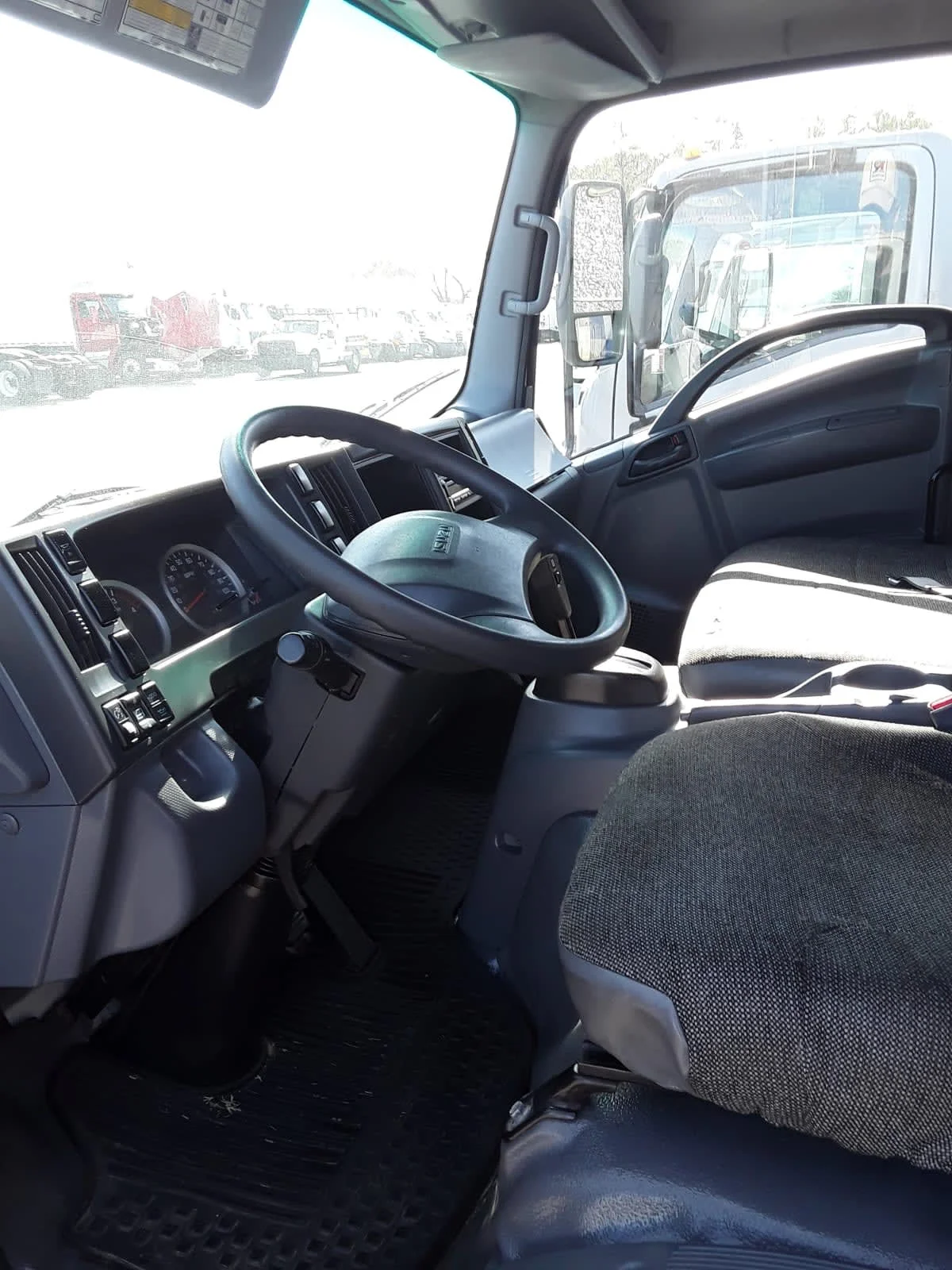 2019 Isuzu NRR in Memphis, TN — photo 7