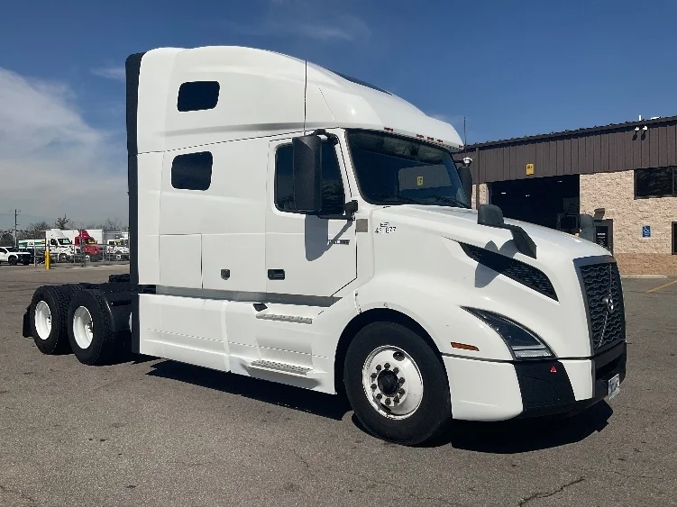 2022 Volvo VNL 760 in Cincinnati, OH