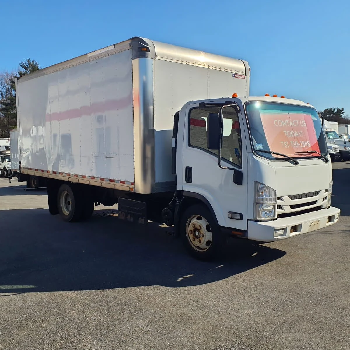 2017 Isuzu NRR - image 3