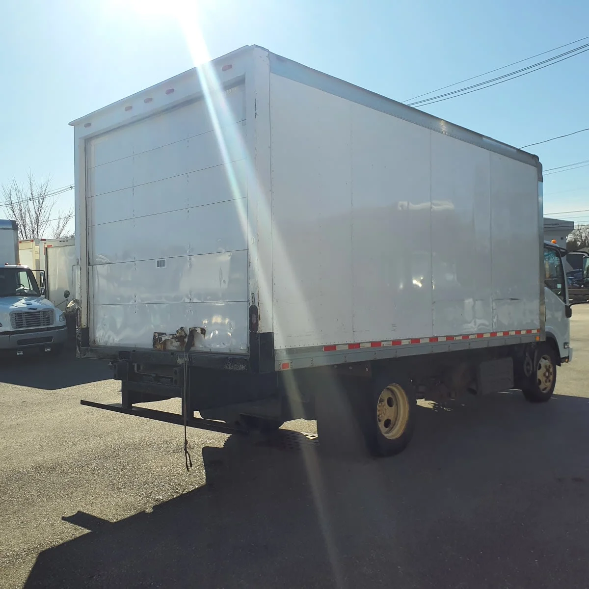 2017 Isuzu NRR - image 4