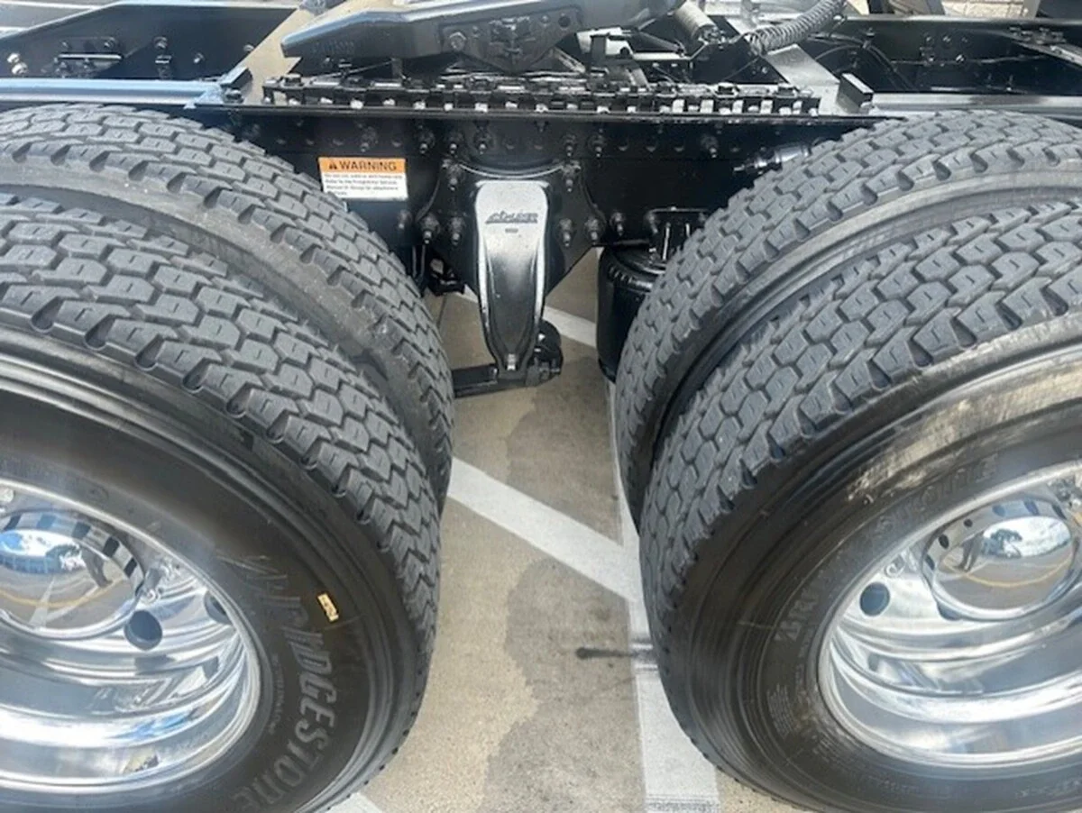 2024 Freightliner Cascadia - image 9