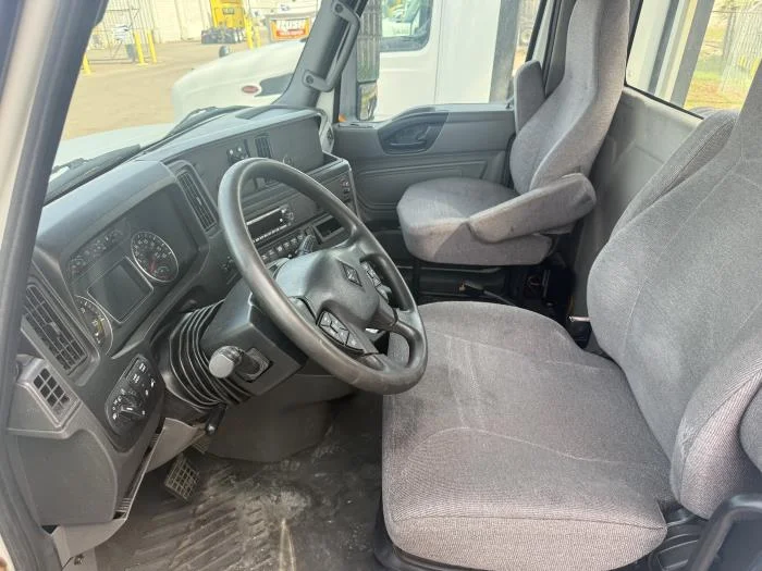 2021 International LT - image 16