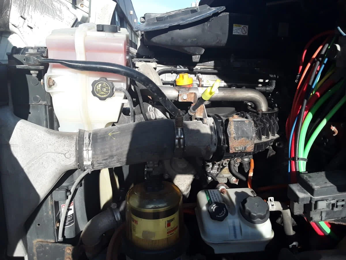 2017 Freightliner Cascadia - image 9