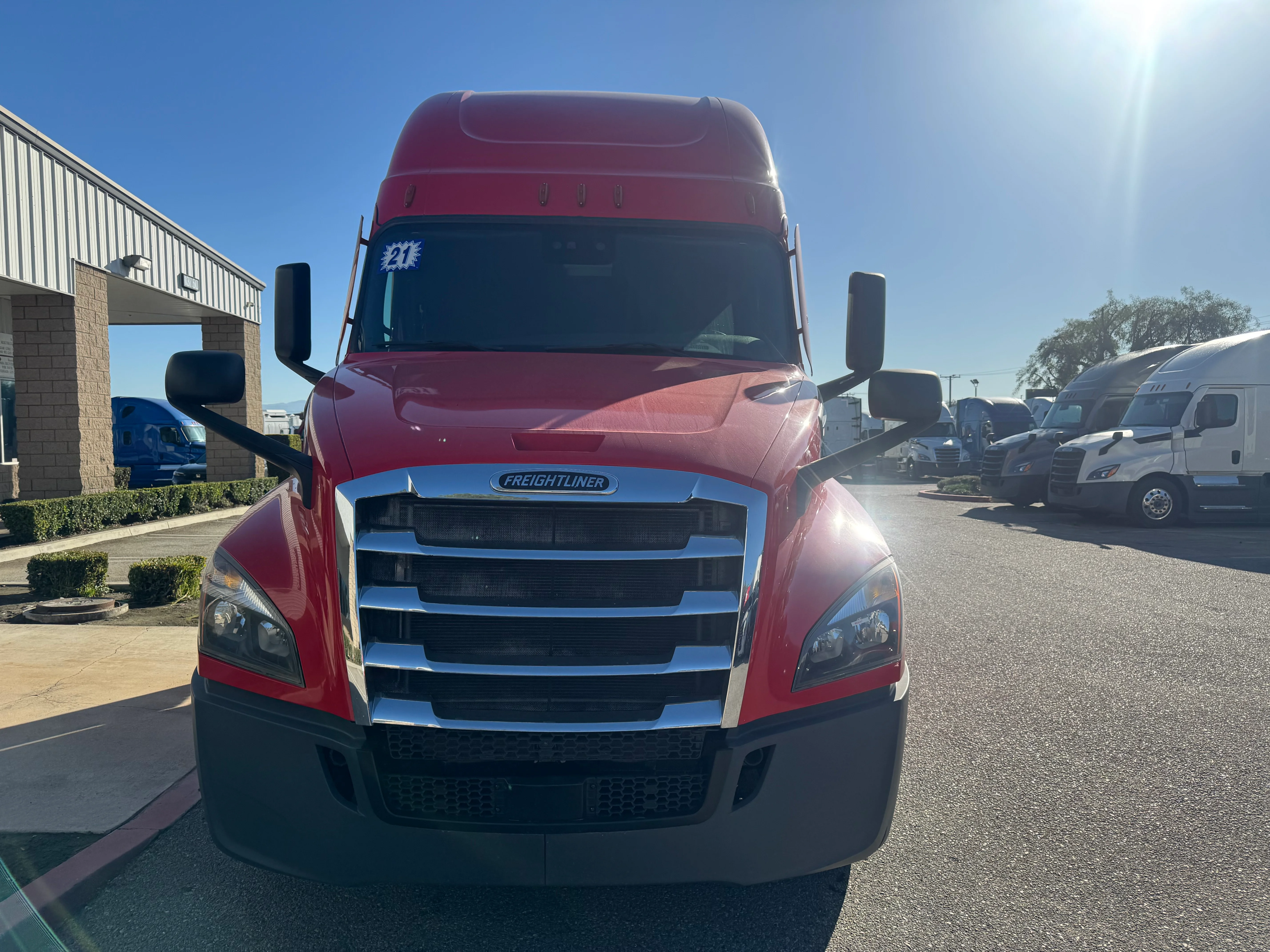 2021 Freightliner Cascadia in Fontana, CA — photo 2