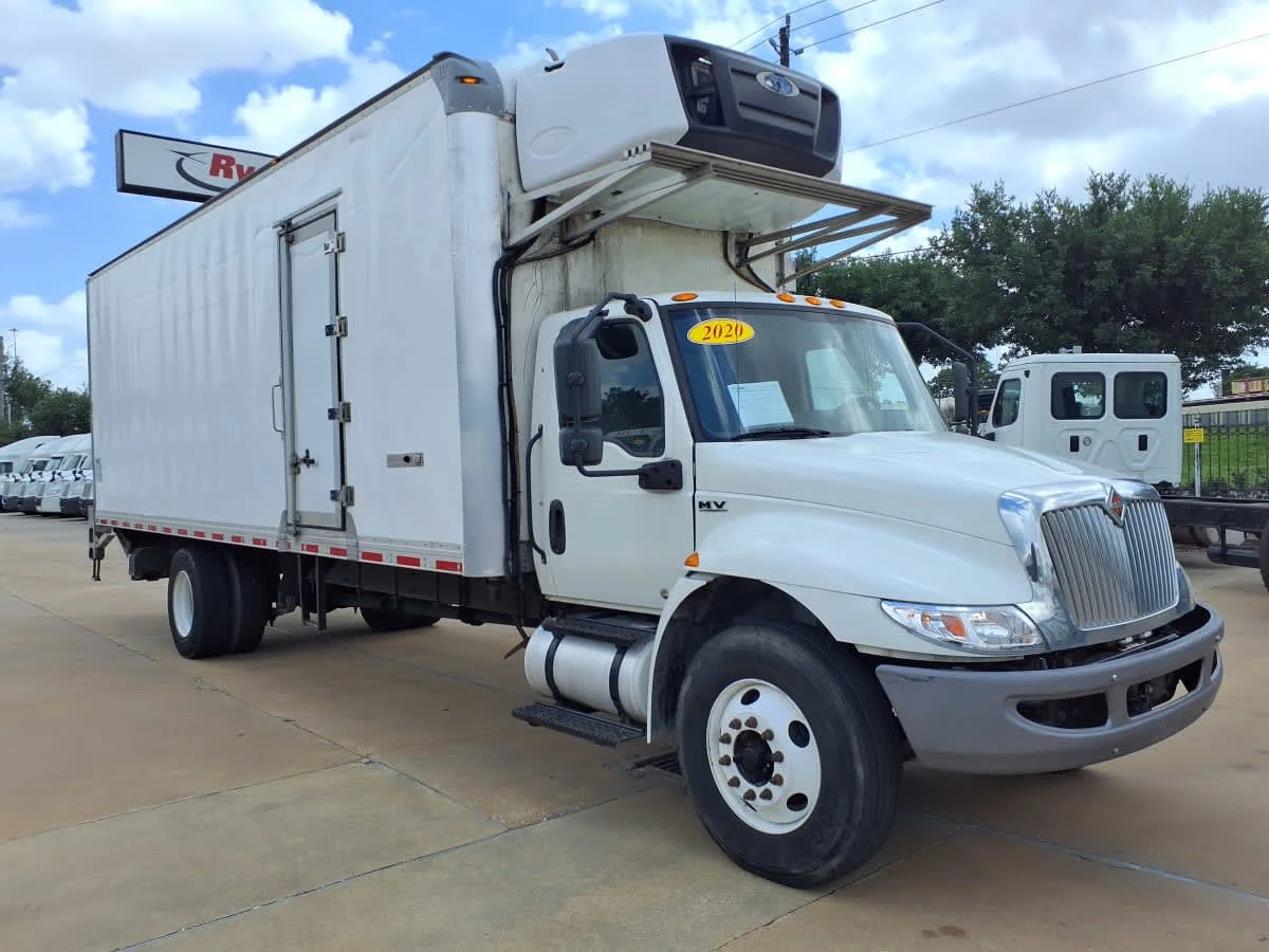 2020 International MV - image 3