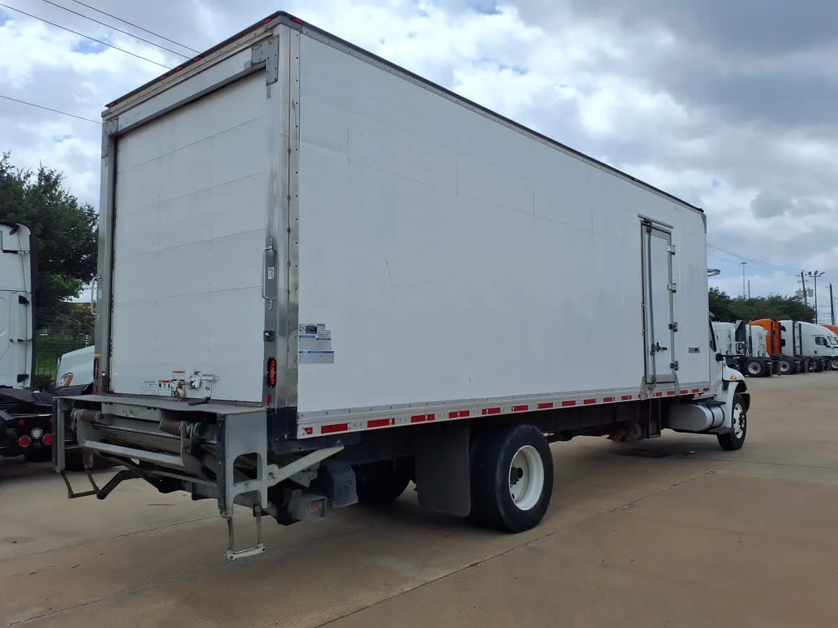 2020 International MV - image 4