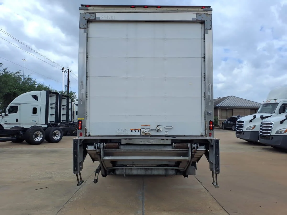 2020 International MV - image 5