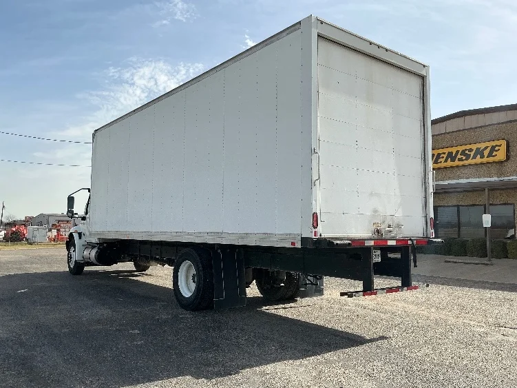 2020 International MV - image 6