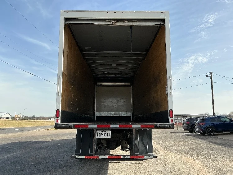 2020 International MV - image 8