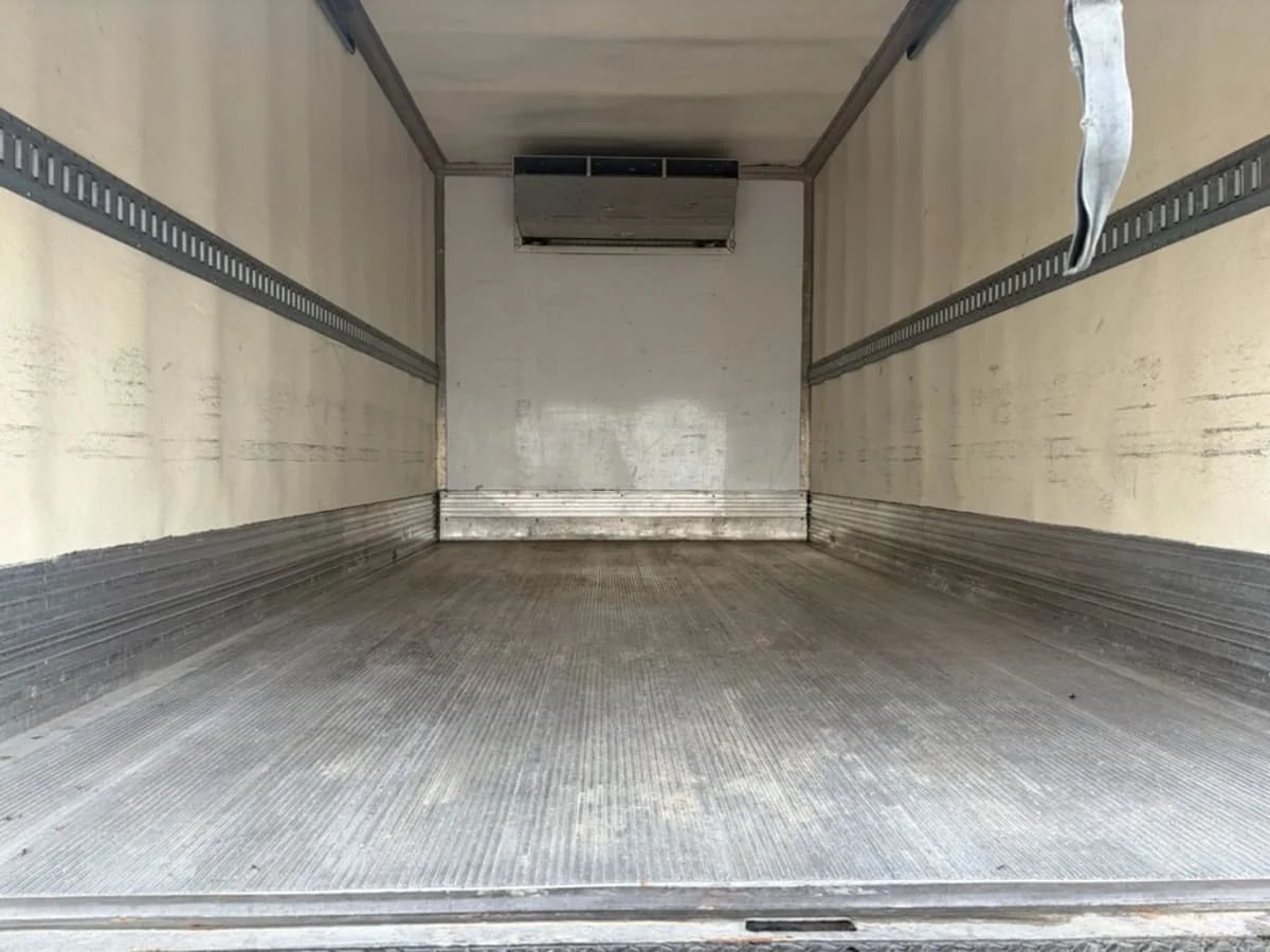 2017 Isuzu NPR - image 9