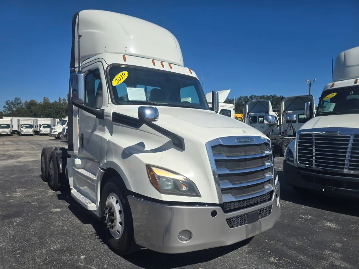 2019 Freightliner Cascadia in Tampa, FL