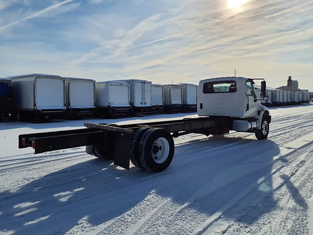 2018 International 4300 - image 4