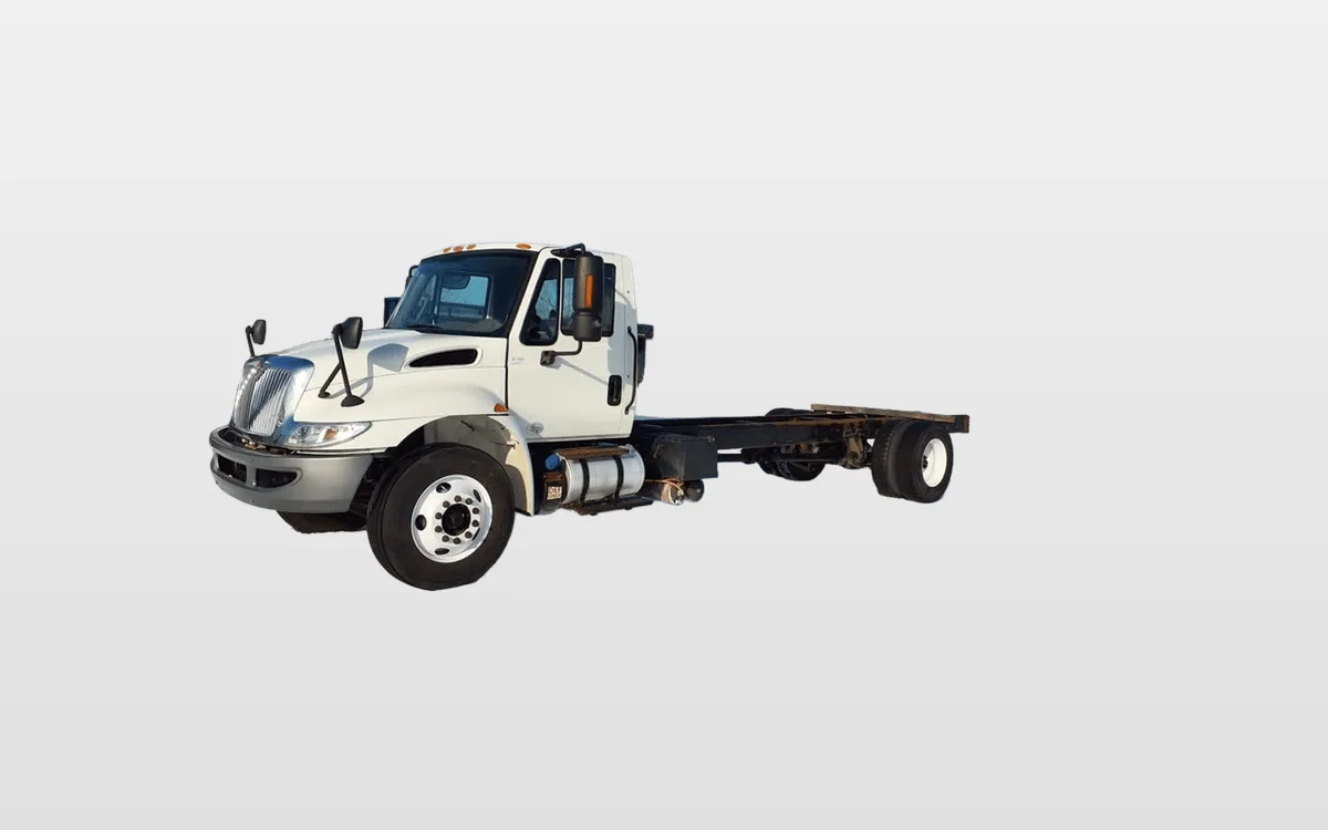 2018 International 4300 - image 1