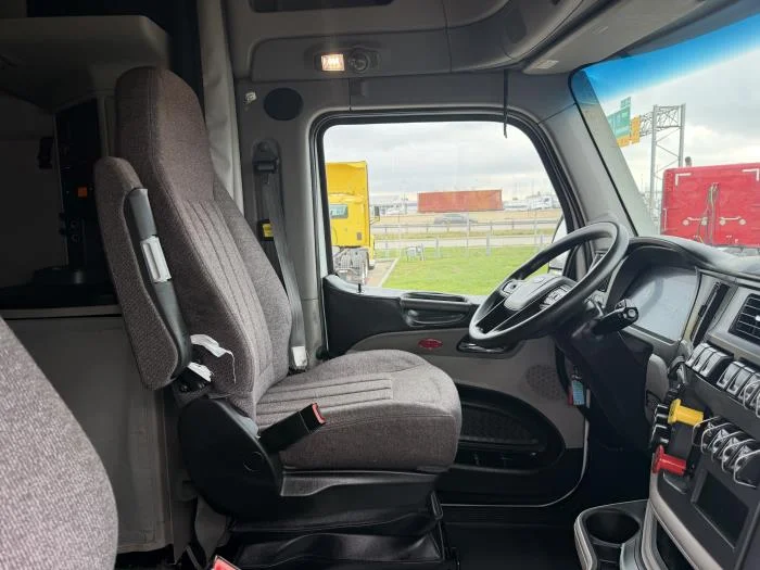 2024 Peterbilt 579 - image 24