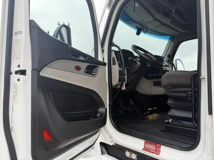 2024 Peterbilt 579 - image 25