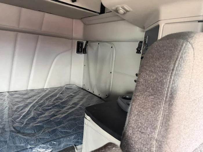 2024 Peterbilt 579 - image 34