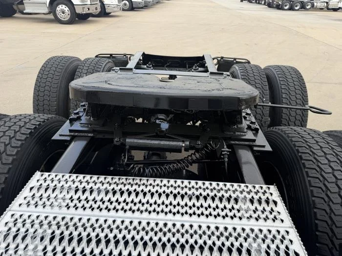 2024 Peterbilt 579 - image 15