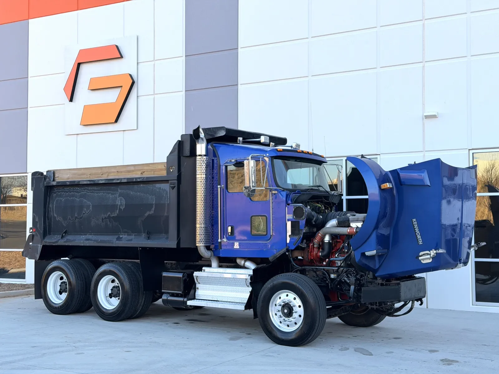 2011 Kenworth T800 - image 10