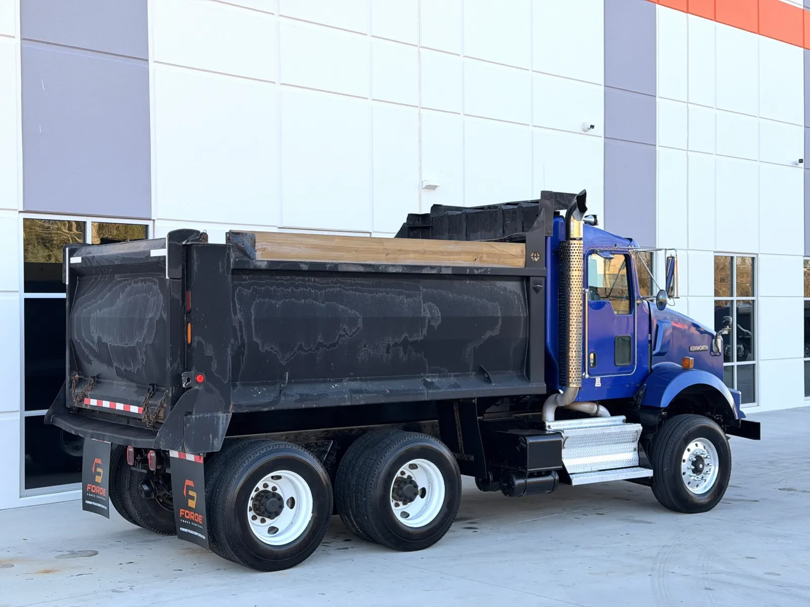 2011 Kenworth T800 - image 6