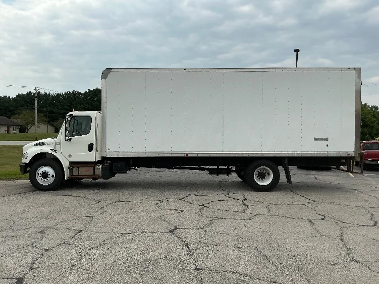 2020 Freightliner eM2 in Chicago (Melrose Park), IL — photo 4