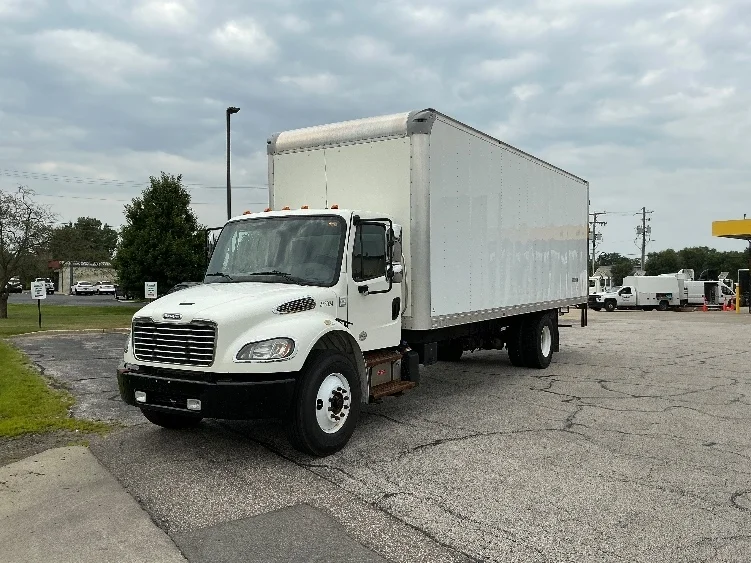 2020 Freightliner eM2 in Chicago (Melrose Park), IL — photo 3
