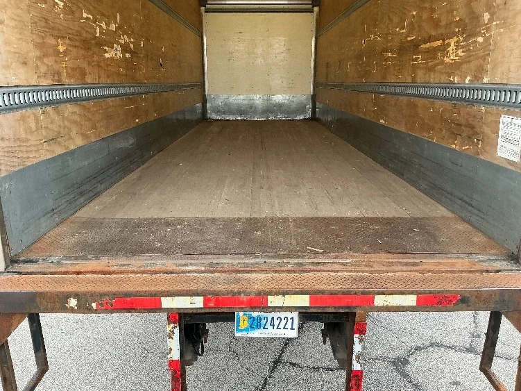 2020 Freightliner eM2 in Chicago (Melrose Park), IL — photo 10