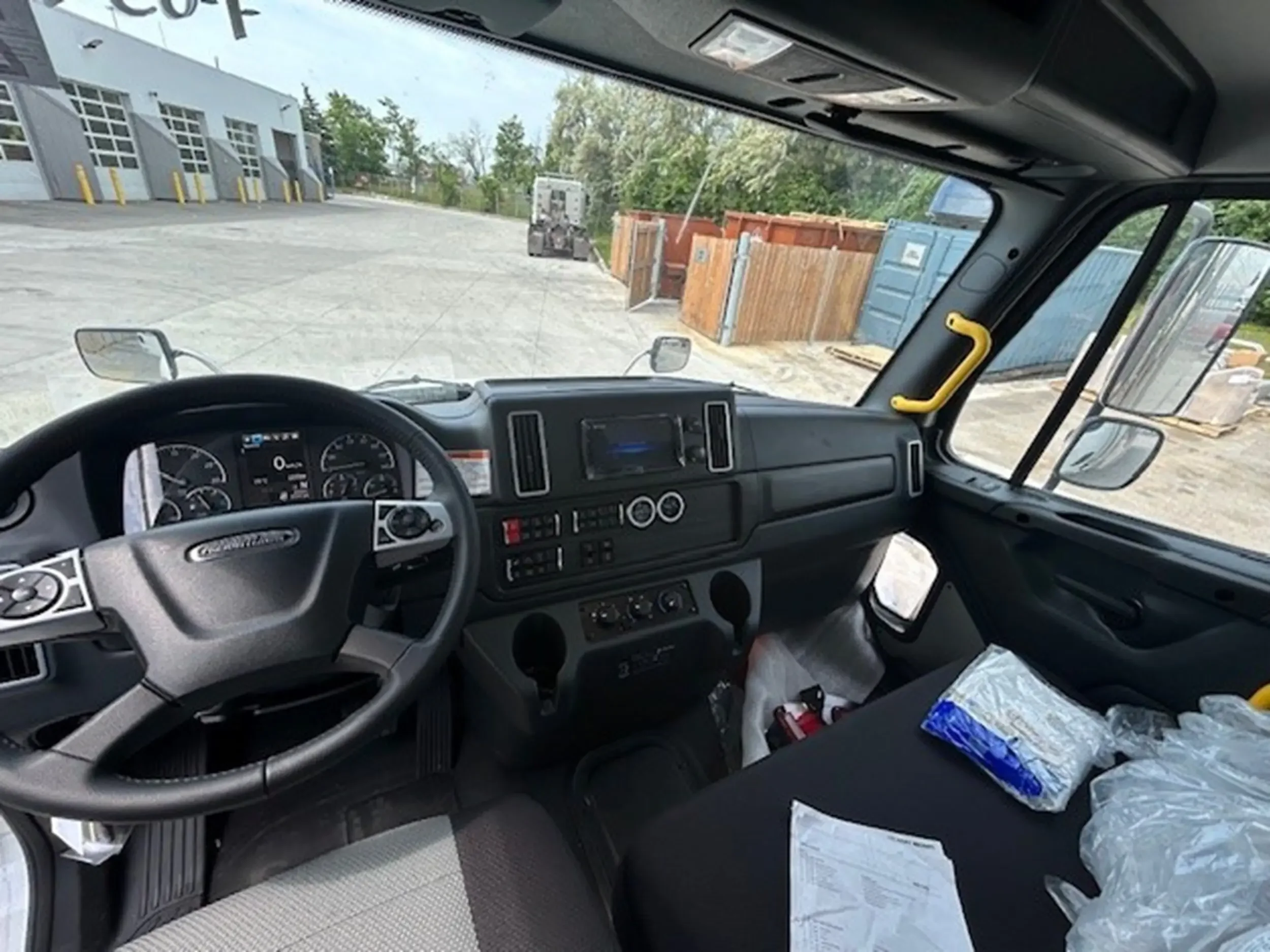 2026 Freightliner M2 106 - image 9