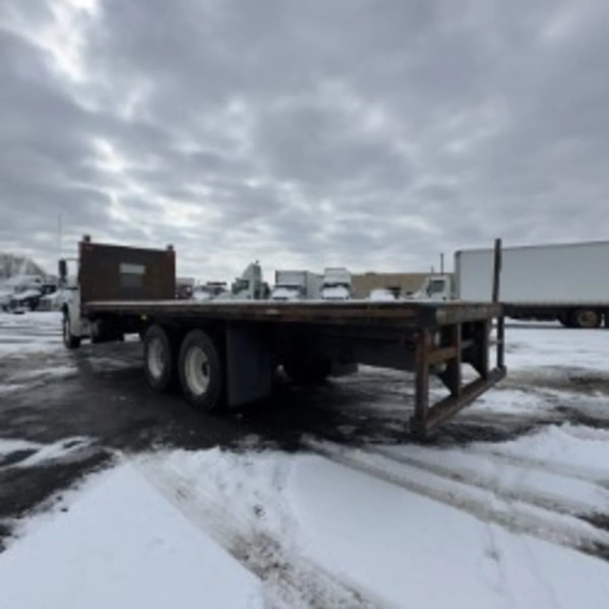 2019 Freightliner M2 106 - image 4