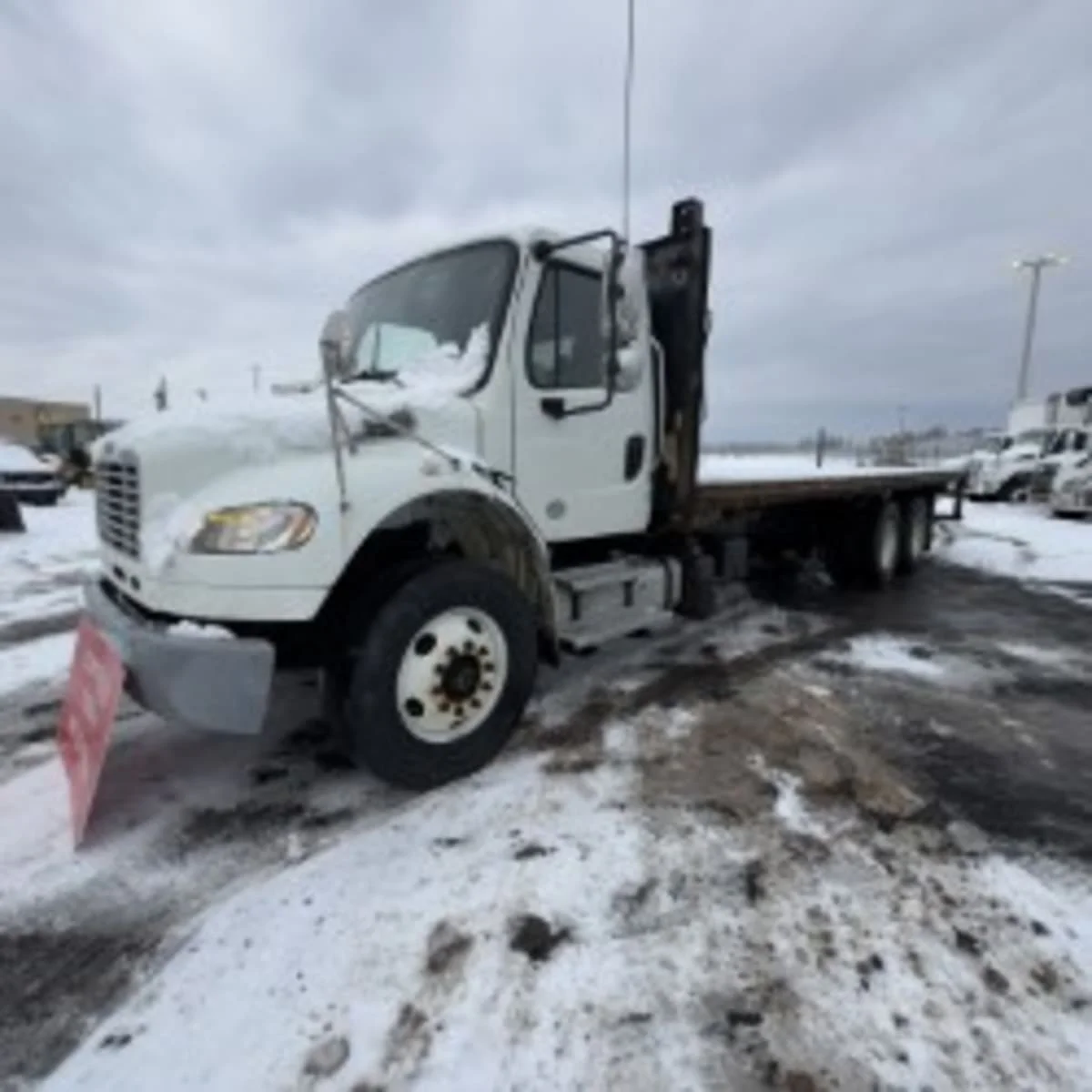 2019 Freightliner M2 106 - image 3