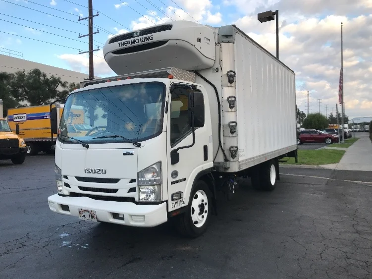 2018 Isuzu NQR - image 3