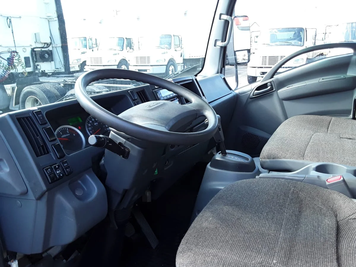2018 Isuzu NPR - image 12