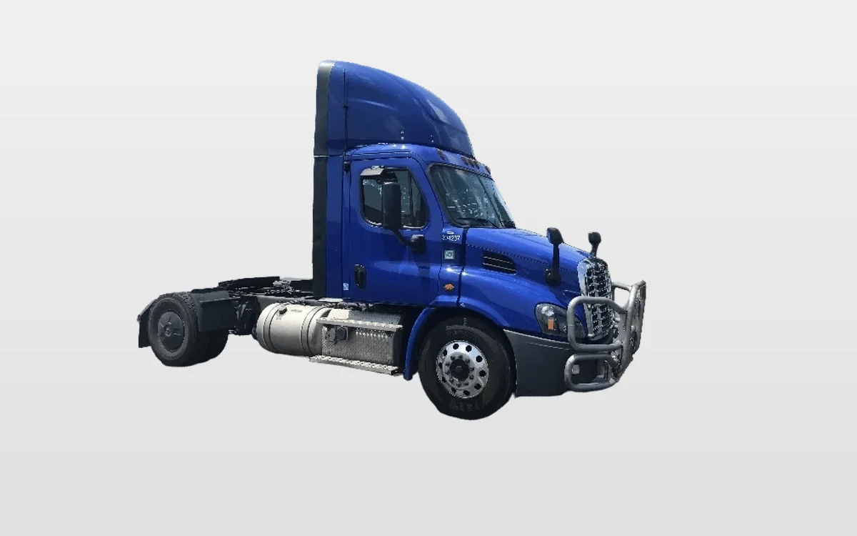 2020 Freightliner Cascadia - image 1