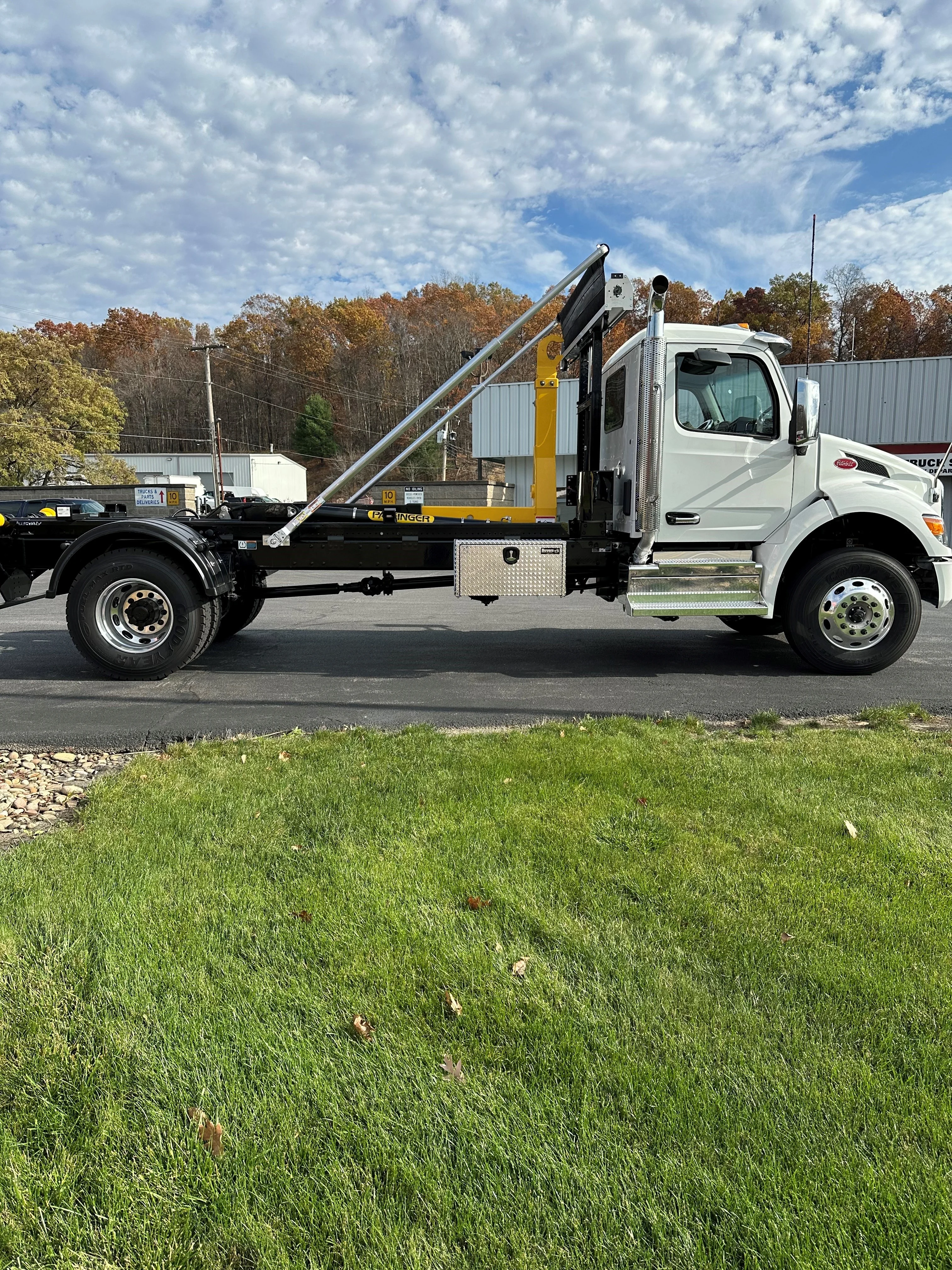 2025 Peterbilt - image 6