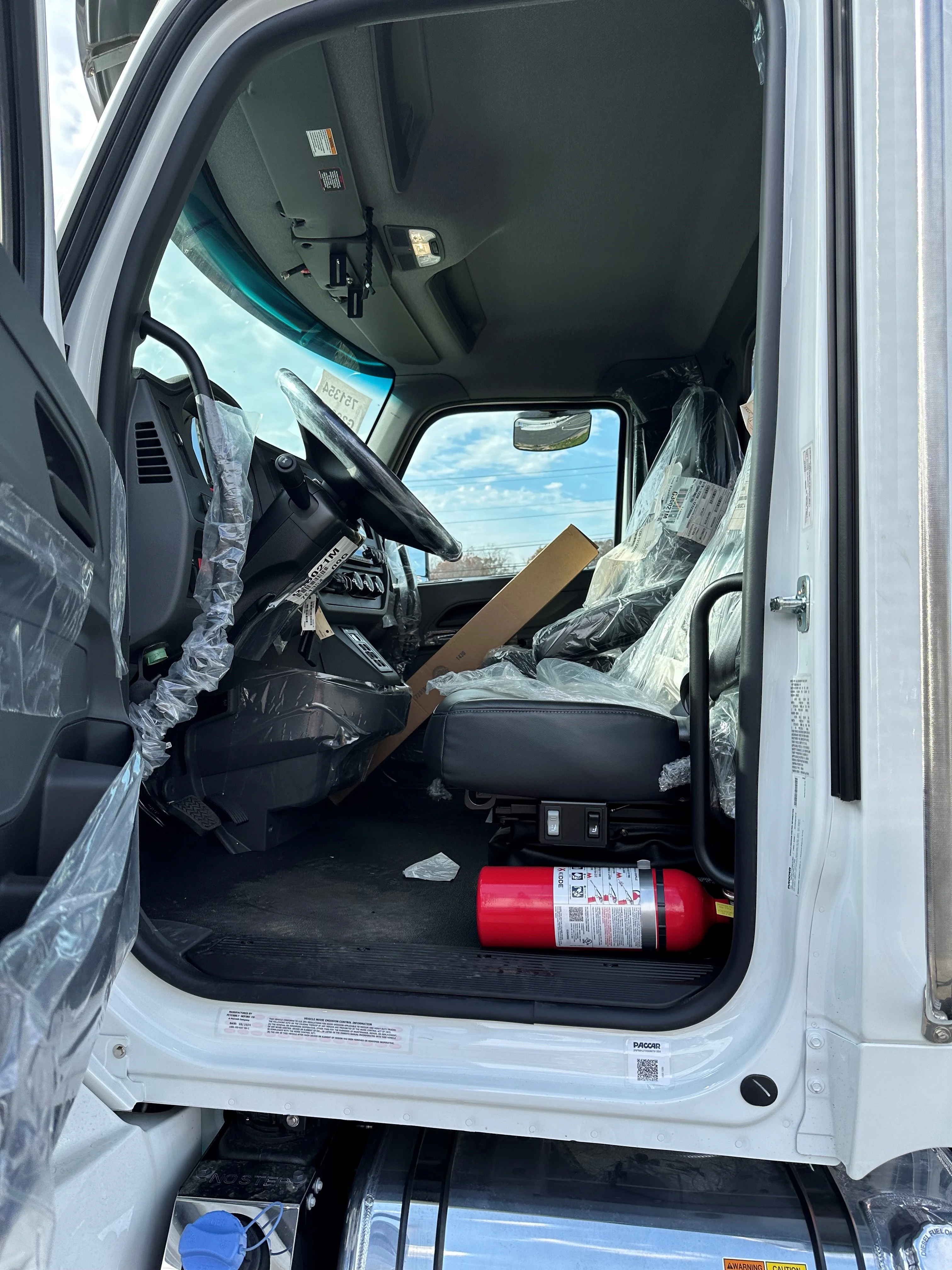 2025 Peterbilt - image 10